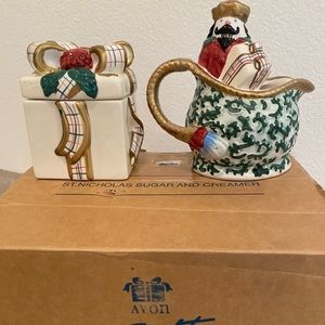 Avon St Nicholas vintage sugar creamer set 2001